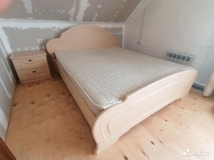 Спальный гарнитур