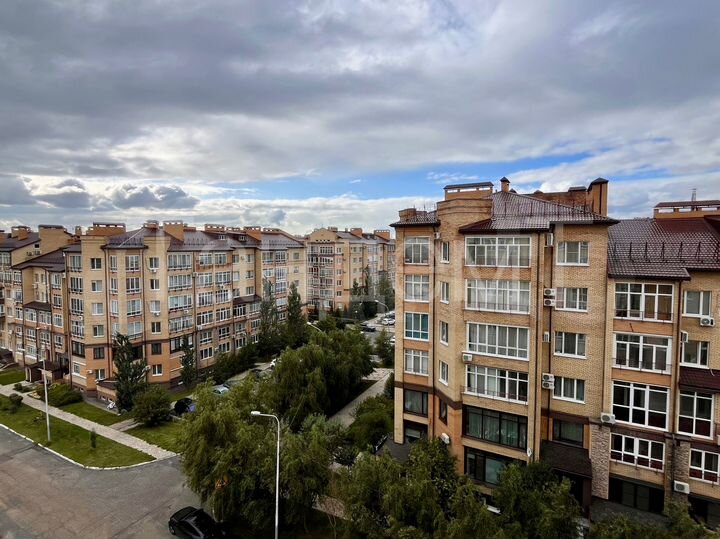 2-к. квартира, 81,5 м², 6/8 эт.