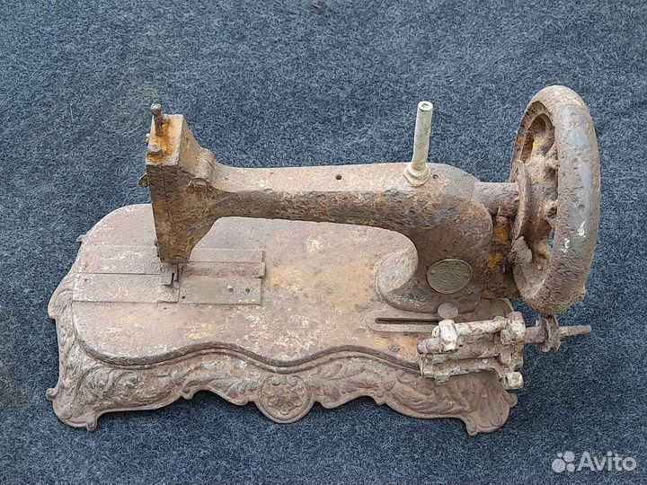 Редчайшая швейная машинка Frister & Rossmann