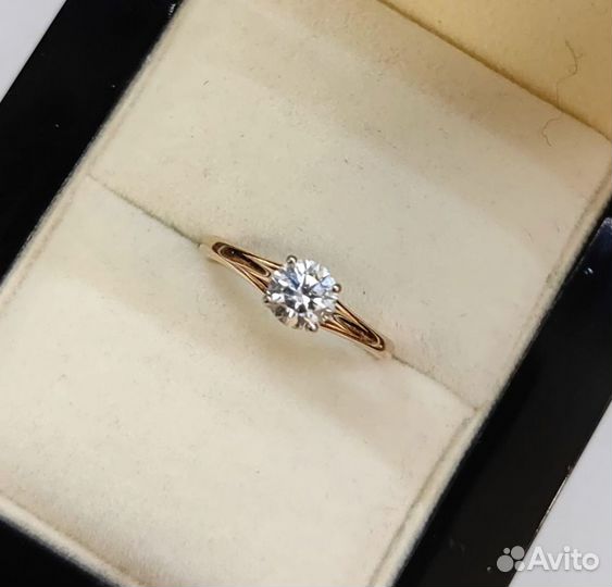 Золотое кольцо с бриллиантом 0,52 ct