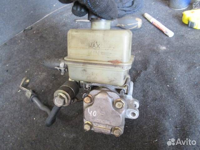 Насос гидроусилителя руля Mazda MPV LW рест. 2005