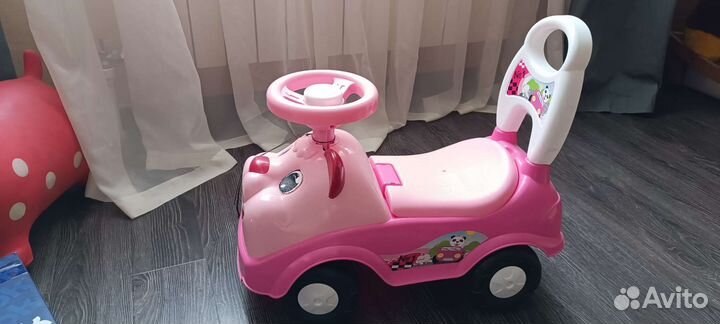Машинка-каталка для девочки