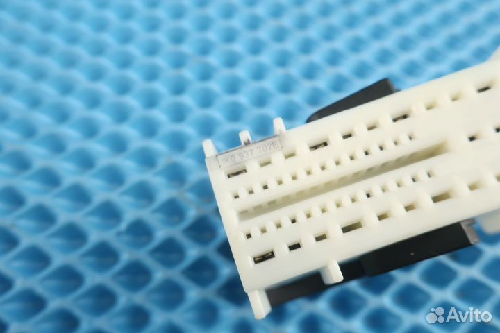 Разъем vag 1K0937702E