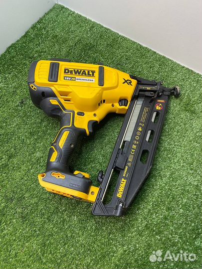 Нейлер Dewalt DCN660NT (Т22200)