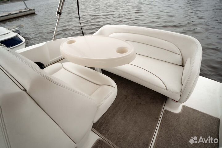 Аренда прокат катера яхты Larson в Казани