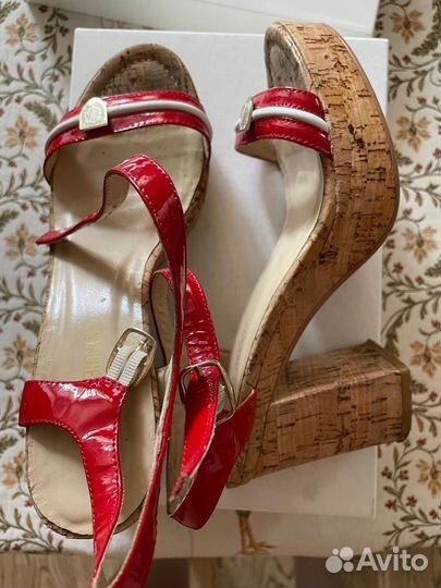 Красные лакированные босоножки Antonio Biaggi