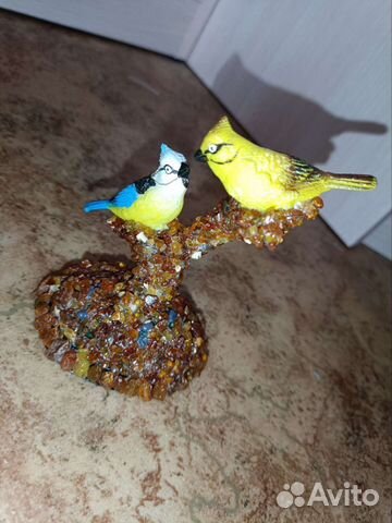 Сувенир ручной работы из янтаря