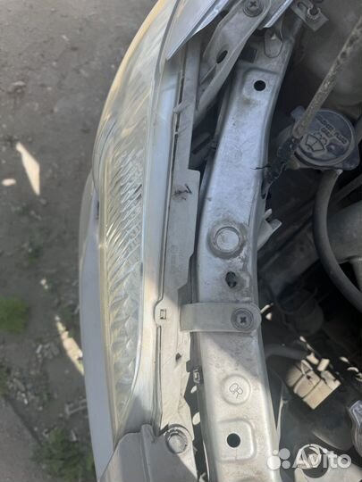 Продам правую фару б/у на Тайота Каролла Аксио