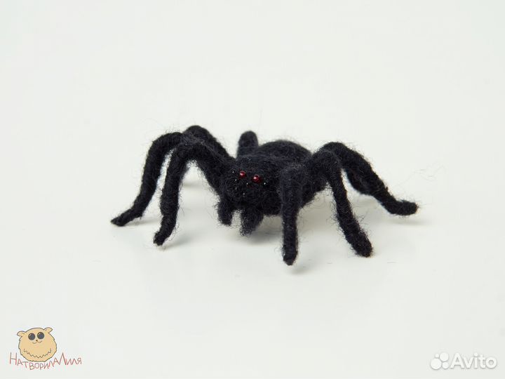Чёрный паук тарантул фигурка из шерсти handmade