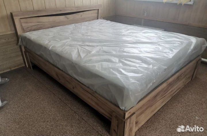 Кровать Новая