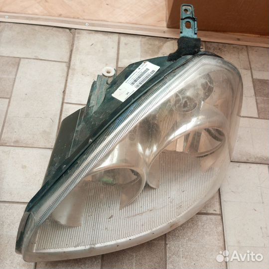 Передняя фара priora