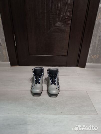 Лыжные ботинки