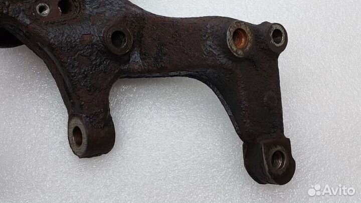 Кулак поворотный задний левый Skoda Superb 3T ccza