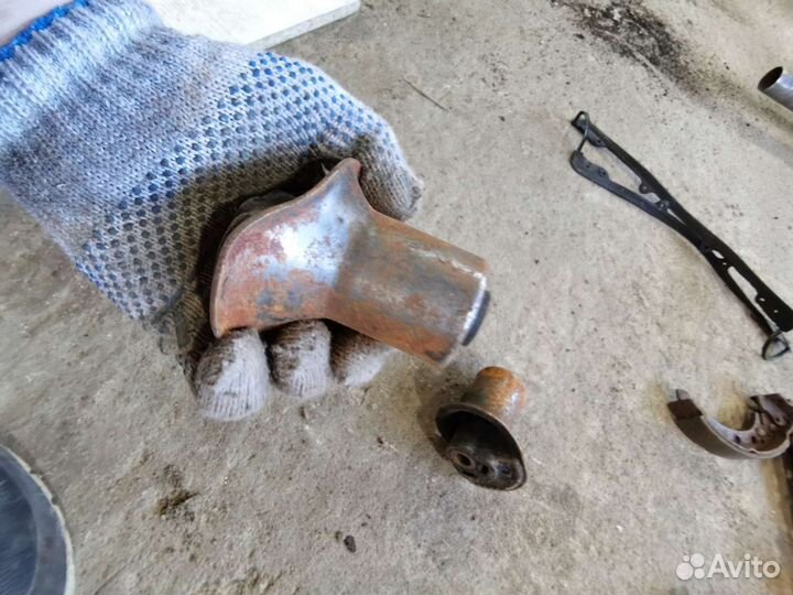 Сайлентблок задней балки volkswagen golf 3