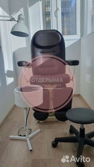 Рабочее место мастера маникюра / педикюра