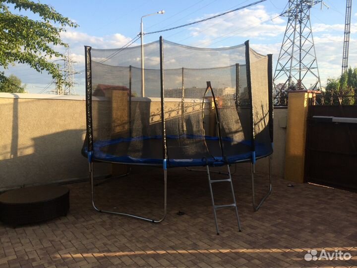 Батут уличный с сеткой 2,4 м Trampoline