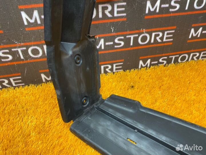 Диффузор радиатора Bmw 5-Series E60 M54B30 (306S3)