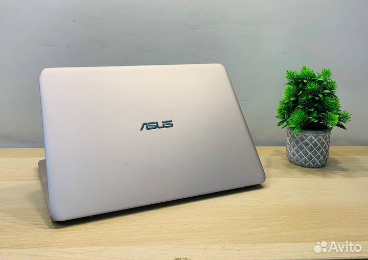 Ноутбук ASUs