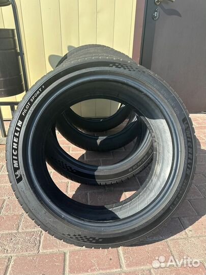 Michelin Pilot Sport 5 245/40 R19 98