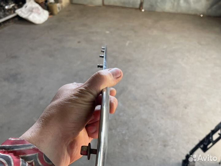 Молдинг заднего бампера Мерседес 210 Mercedes