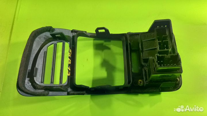 Дефлектор в торпедо для Mitsubishi Galant 8