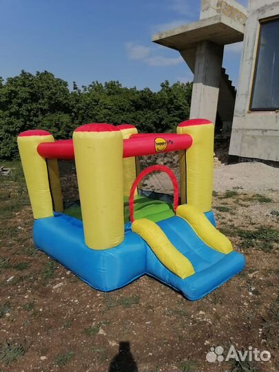 Батут с защитной сеткой