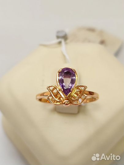 Золотое кольцо с корундом СССР 585 пробы 17р.2,19