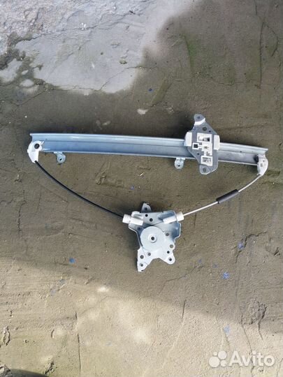 Стеклоподьемник передний левый Ниссан almera b10