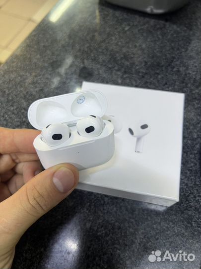 Беспроводные наушники (не оргинал)