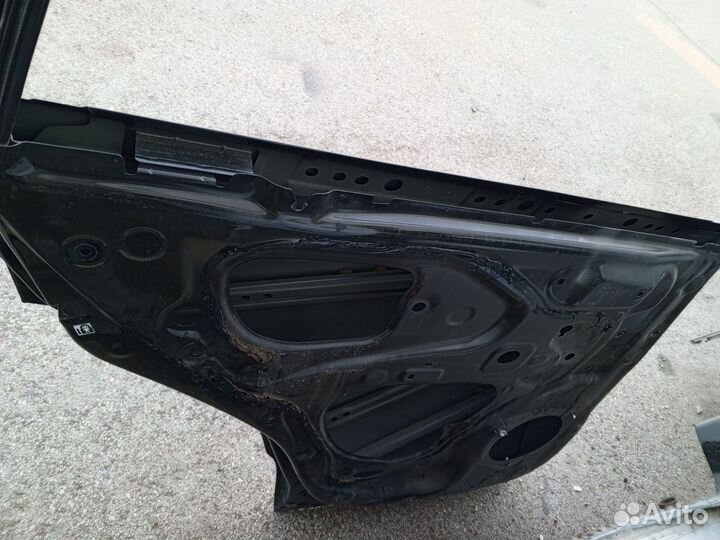 Дверь задняя левая на toyota rav4