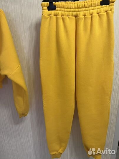 Новый женский спортивный костюм