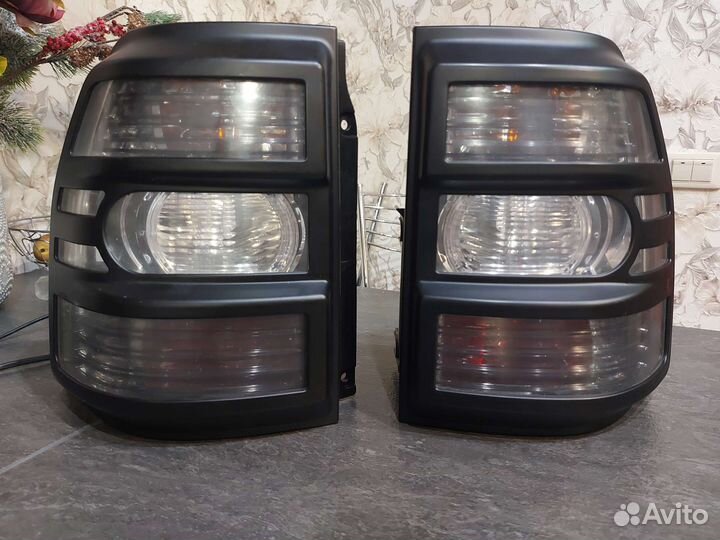 Задние оригинальные фонари паджеро 4 с накладками
