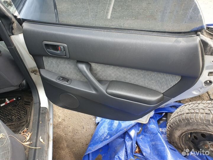 Карты дверей обшивки toyota camry vista sv40