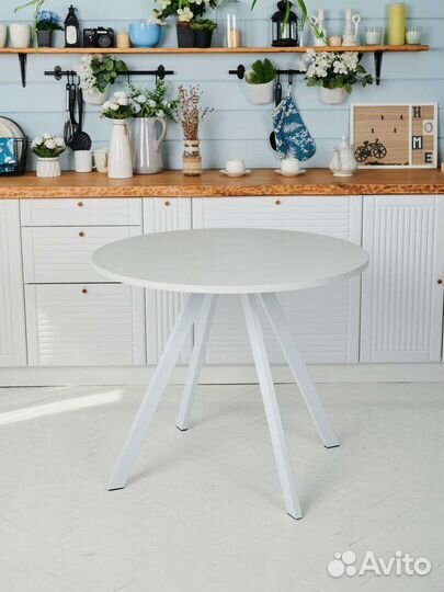 Стол круглый белый обеденный на кухню
