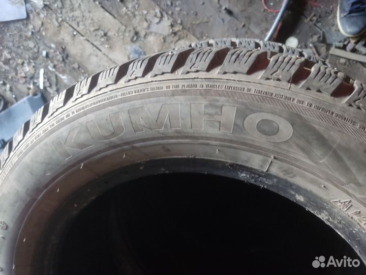 Kumho I'Zen KW22 205/60 R16