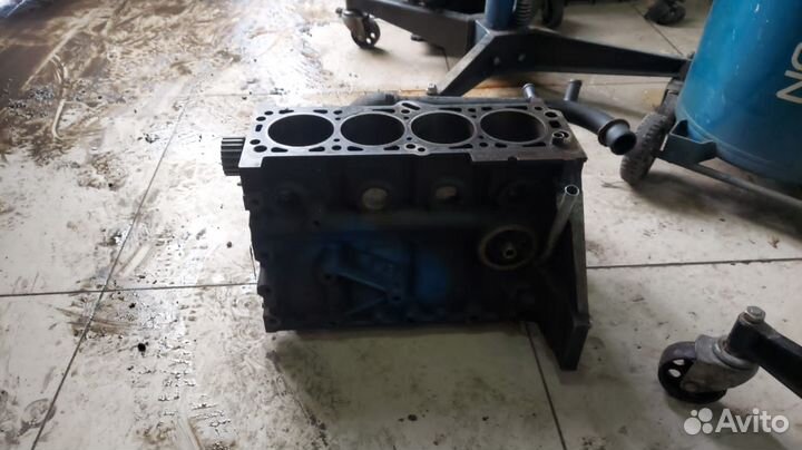 Блок двигателя