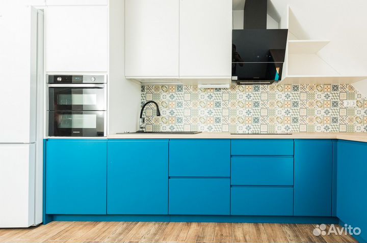 Кухонный гарнитур с бесплатной столешницей