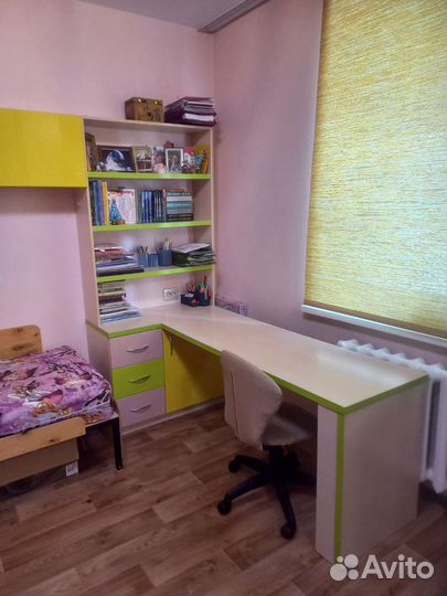 Школьный стол