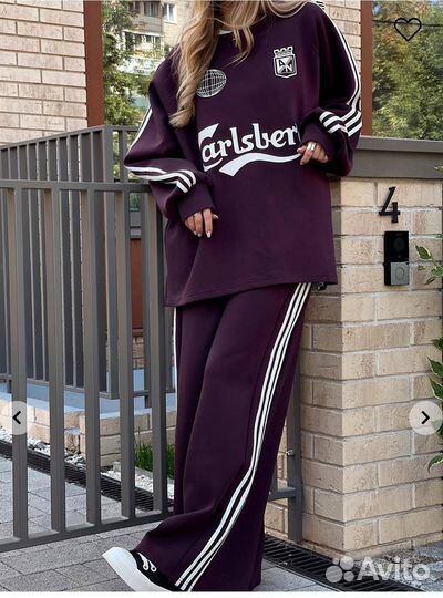 Спортивный костюм женский с лампасами Carlsberg