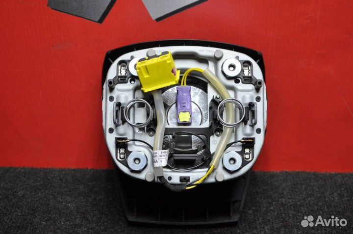 Подушка безопасности водителя Skoda Fabia 5J2 BZG