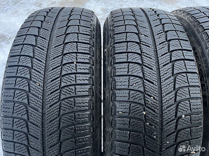 Michelin X-Ice 3 215/65 R17 99T