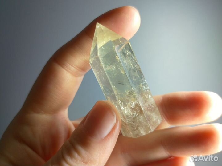 Цитрин с радугой и шевроном 52мм 31 грамм Бразилия