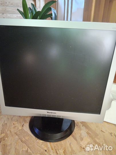 Монитор Viewsonic
