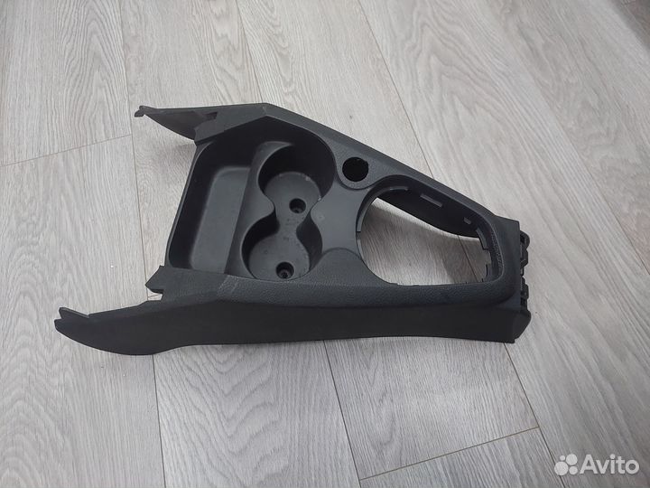 Передняя часть туннеля пола Рено Логан 2