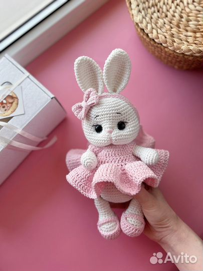 Вязаные зайчики, игрушки