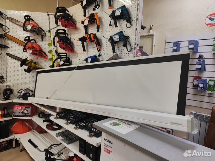 Экран для проектора рулонный