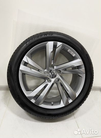 Новые Volkswagen Tiguan R-line, Pirelli 255/45 R19