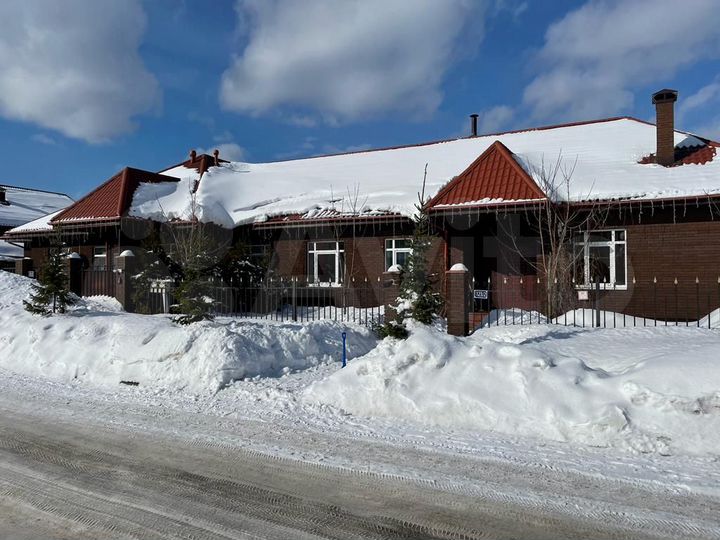 Дом 194 м² на участке 10,6 сот.