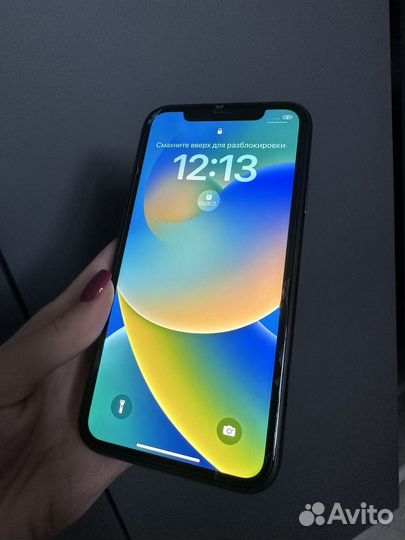 Телефон iPhone 11