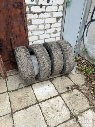 Michelin X-Ice North 4 205/65 R16